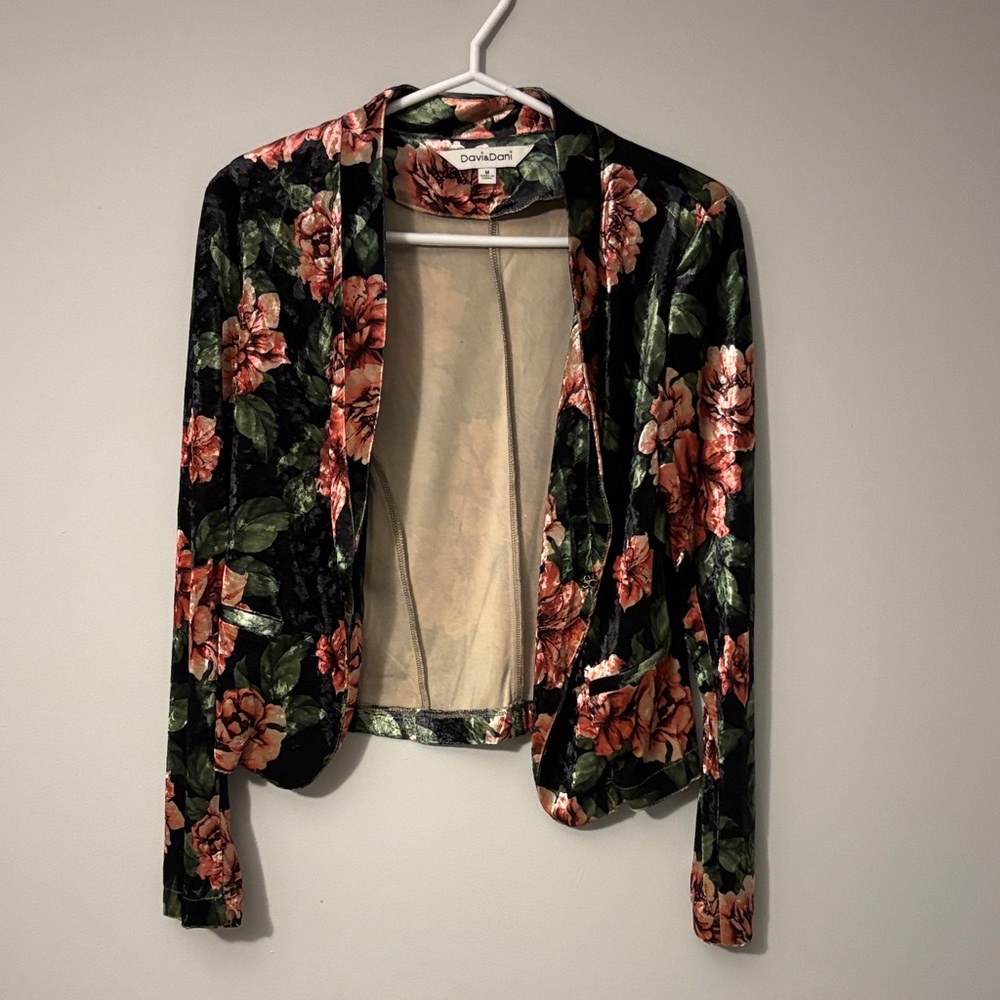 DAVI & DANI Floral Velvet Blazer - Black and Pink